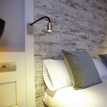 Cims De Hotel