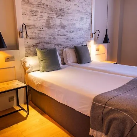 Cims De Hotel