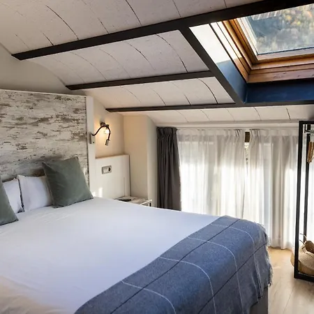 Cims De Hotel