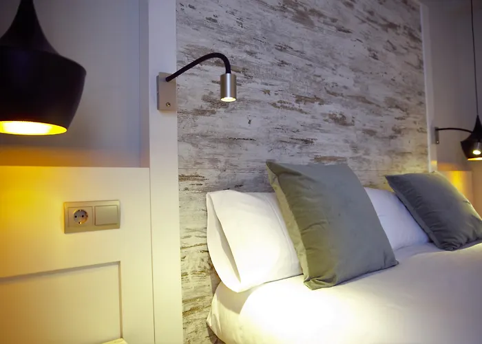 Cims De Hotel