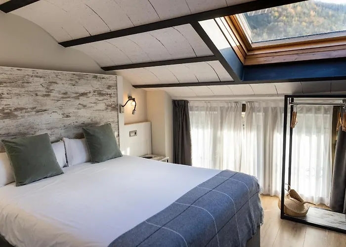 Cims De Hotel